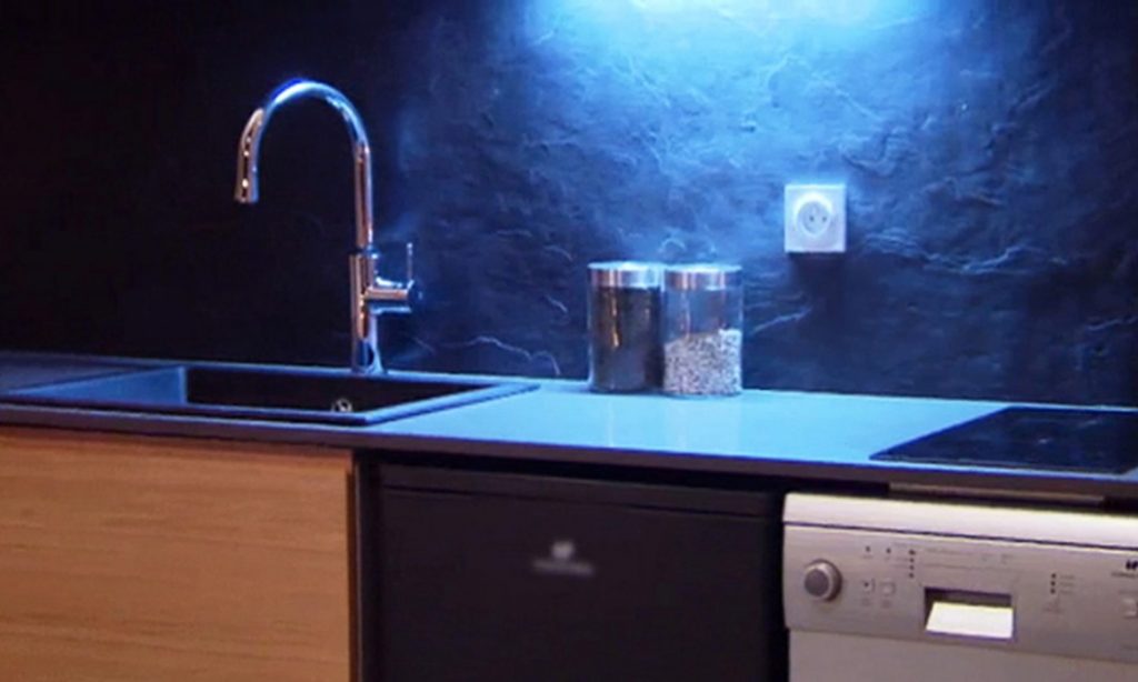 Salle de bain: la solution pour créer ou rénover avec la feuille de pierre.